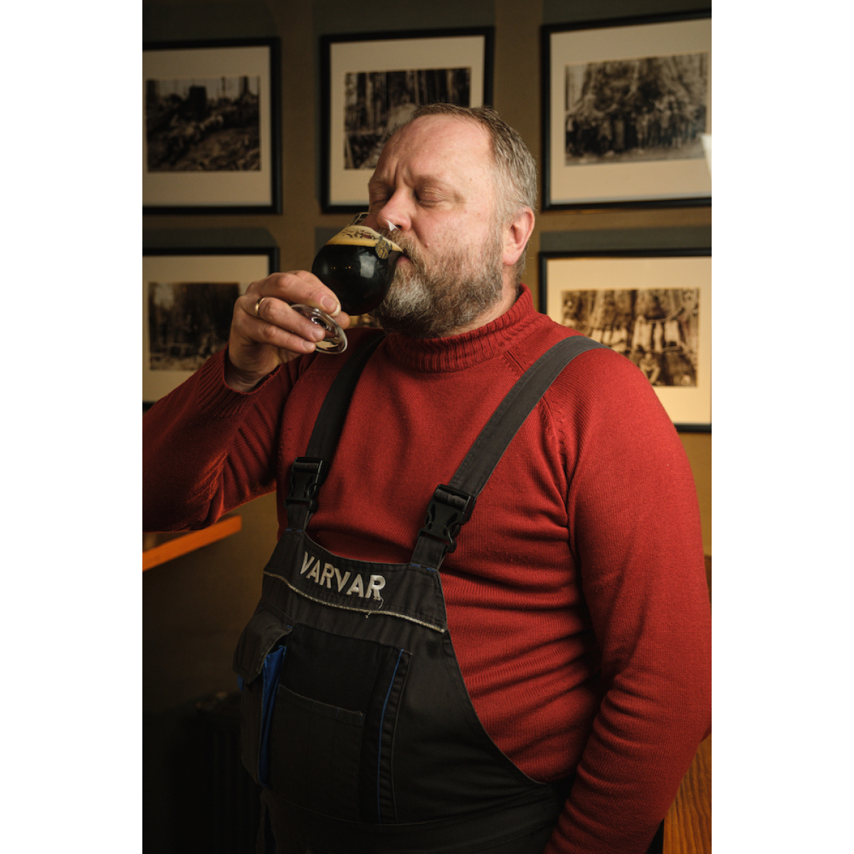 Пиво VARVAR MILK STOUT темне 6.0% 0.33л